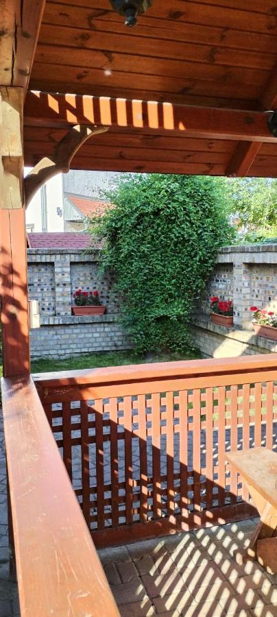 Rozsakert Apartmanhaz Hajduszoboszlo Exterior photo